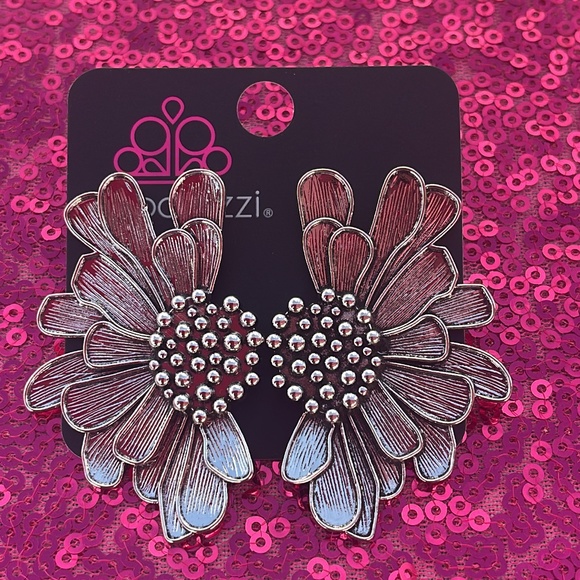 Paparazzi Jewelry - “Farmstead Meadow” Post-Back Earrings